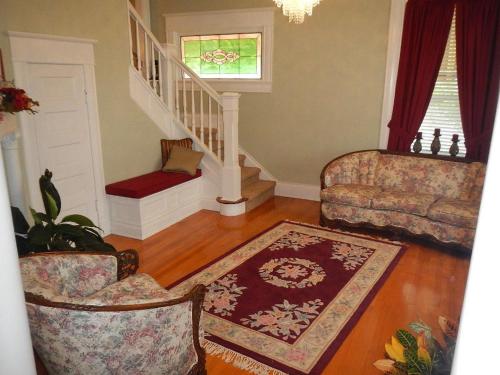 Sandstone Street Bed and Breakfast - image 6