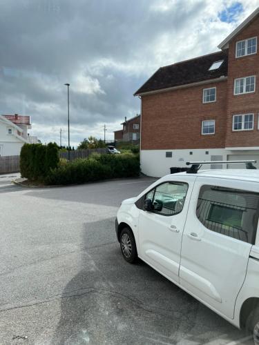 Sentralt i Fredrikstad gratis parkering