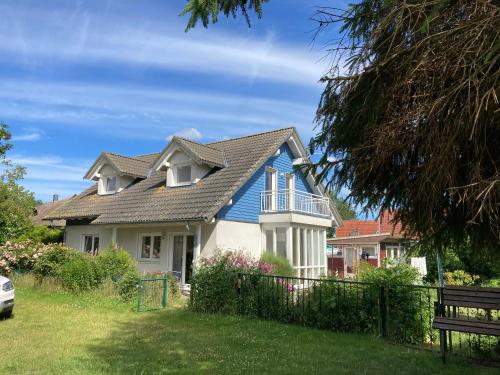 Ferienhaus am Wasser im Grünen in Zecherin, Deutschland