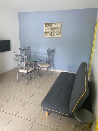 sala de TV, HIBISCUS in Riviere-Pilote