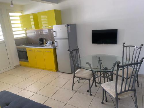 Instalaciones, HIBISCUS in Riviere-Pilote