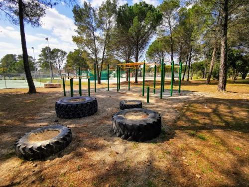 Programlehetőségek, superbe mobil home, climatisé, ss vis a vis, au calme, dans super domaine (superbe mobil home, climatise, ss vis a vis, au calme, dans super domaine) in Le Bonfin