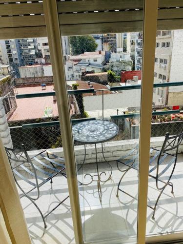 Studio Apartment image 10