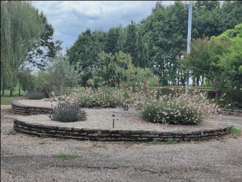 Auvillar: gîte au calme en pleine nature 2/4pers