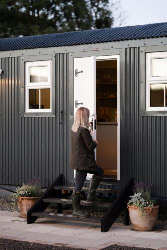 Barfield Shepherds Hut