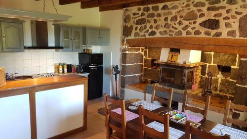 Résidence de Suzanne Gîte avec sauna privatif (Residence de Suzanne Gite avec sauna privatif) in 拉吉奧爾