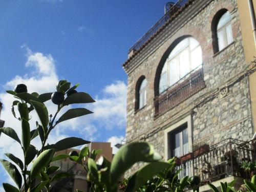 I Mori Taormina - Tap to explore photos