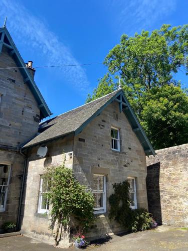 Зовнішній вигляд готелю, Fabulous 2 Bedroom House just outside Edinburgh in Рослін