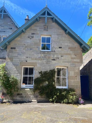 Зовнішній вигляд готелю, Fabulous 2 Bedroom House just outside Edinburgh in Рослін