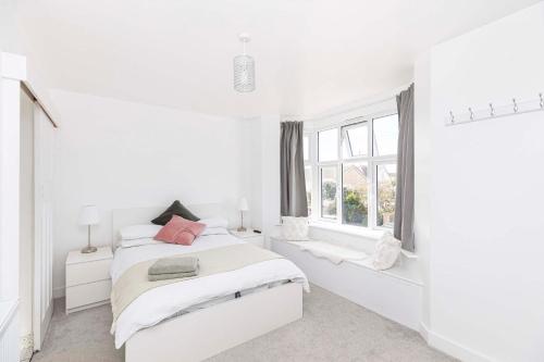 The White House - Lux Southbourne beach 3 bed stay in East Southbourne and Tuckton