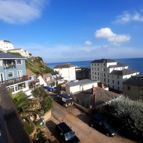 Utsikt, Kaia Penthouse, waking up to the sound and smell of the ocean in Västra Ventnor