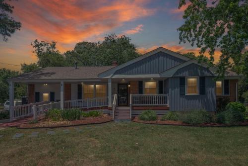 LUXURY HOME 5 BR 3 BA Near Beaches and Venues