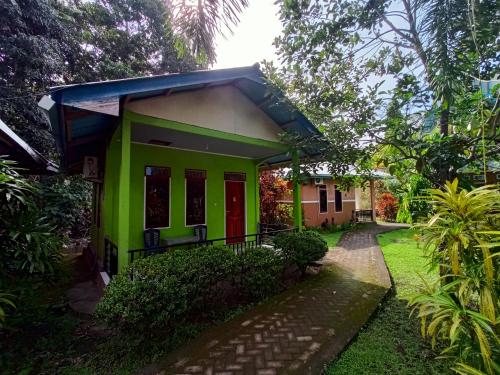 Vista exterior, Tangkoko Lodge in Rinondoran