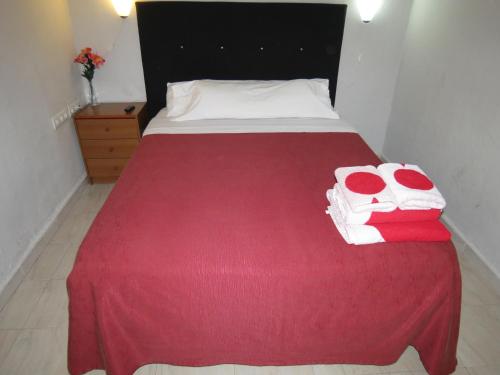 Double Room with Shared Bathroom image 2