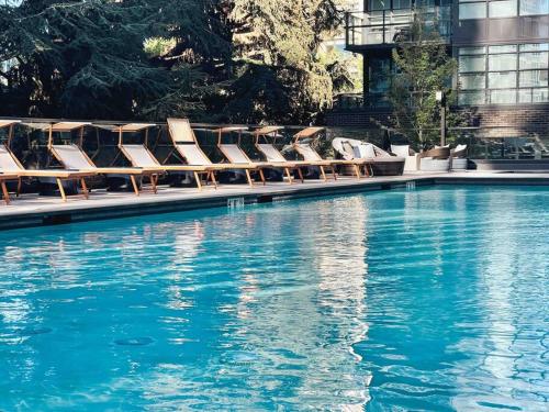 Second House Boren-Come Relax by the Pool or Unwind in the Sauna!