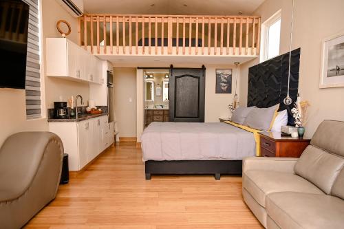 Ariels Paraiso- Ocean view, Primo Tapia