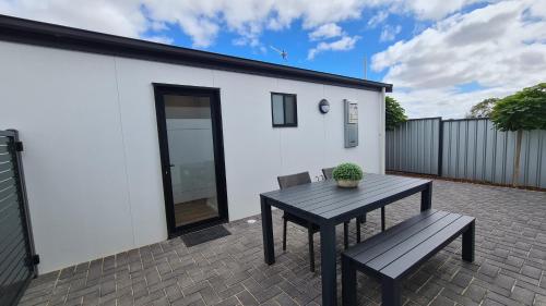 บริการและสิ่งอำนวยความสะดวก, The Avenue Inn in นาราคูร์ท