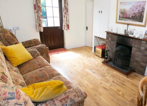 Garden Holiday Cottage by Trident Holiday Homes in Clogheen