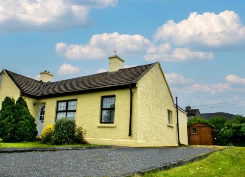 Garden Holiday Cottage by Trident Holiday Homes Clogheen 
