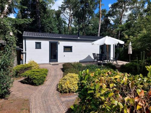 Fijn chalet in prachtige natuur met airconditioning in Doornspijk