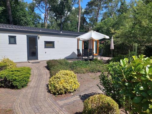 Fijn chalet in prachtige natuur met airconditioning in Elburg