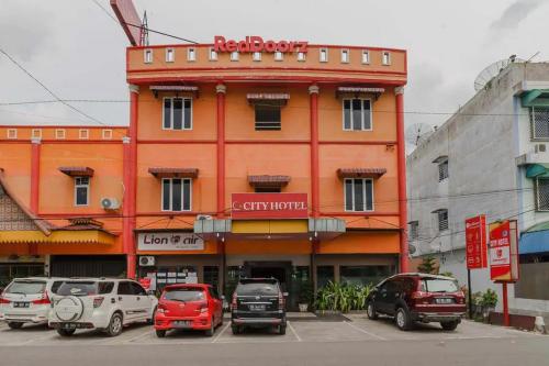 Exterior view, RedDoorz @ Pematangsiantar in Pematangsiantar