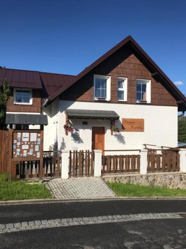 Зовнішній вигляд готелю, Penzion Samoty in Железна Руда