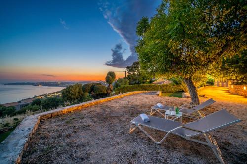 Lourdas Bay View