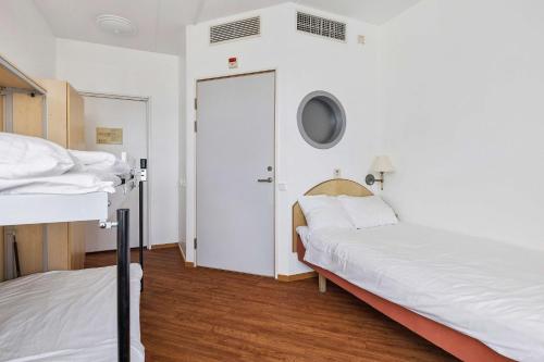 Standard Triple Room with Single Bed - Non-Smoking