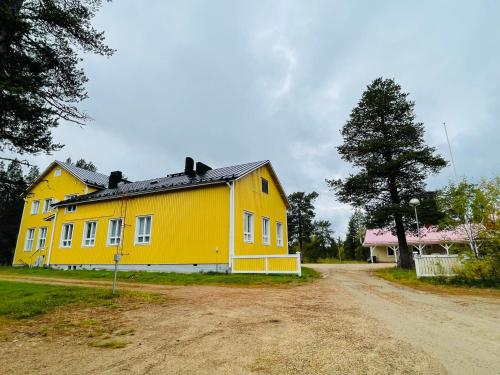 Kuukkeli Ivalo Airport Inn - Apartment - Ivalo