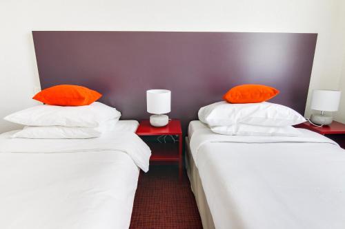 Twin Room (1-2 Adults)