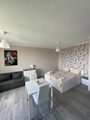 Movie flats Room Type - Studio with Balcony