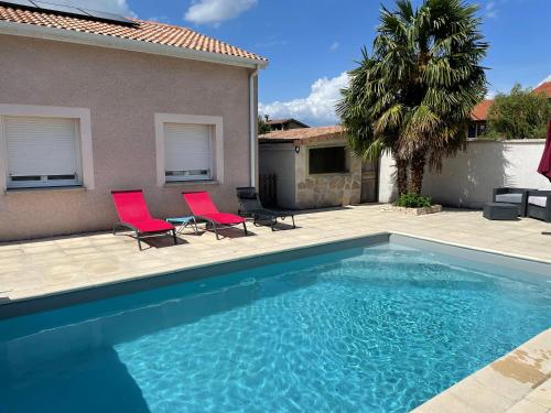 Maison entière 4 lits 8 pl avec jacuzzi proche du safari de Peaugres chambre d'hôte Saint-Martin-des-Rosiers