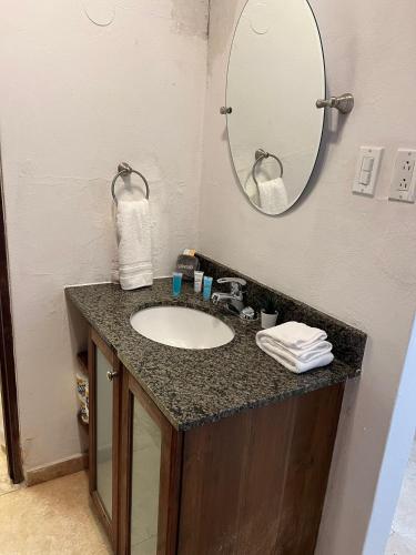 Roof Top Apt Unit 6 for 2 Guests AMAZING Views Old San Juan - image 13