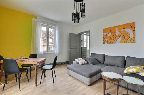 Urbaine Cosy Elégance, confort et détente en Alsace Les Péri-Urbaines - Apartment - Riedisheim