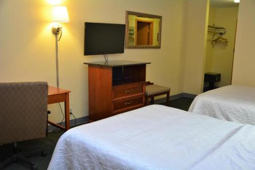 Buckeye Inn Express - image 9