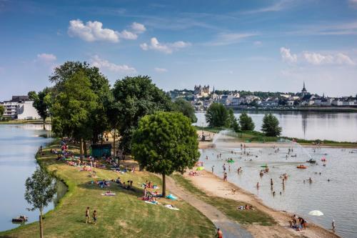 View, Le Bois Flotte - Maison au cœur de la Loire entre ville et nature in Rue Loucheur