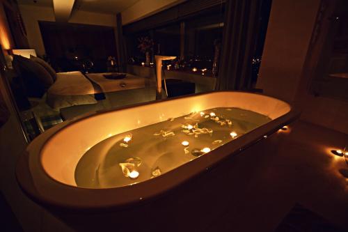 SKY SUITE HOTEL - image 4