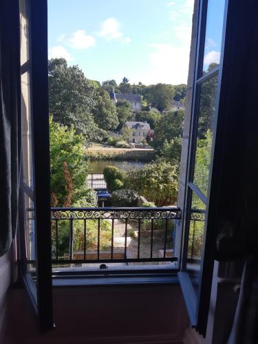 Chez Dizjon, A Stunning Canalside Property - Location saisonnière - Josselin