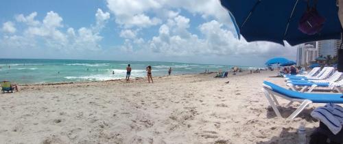 Departamento con vista al mar y salida a la playa. in Miami Beach, USA