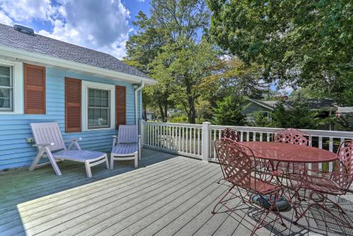 Dog-Friendly Waretown Home w/ Furnished Deck! - Stafford Township, NJ