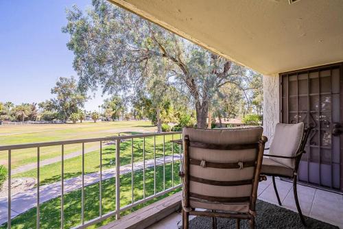 Cozy 2 Bedroom Condo With Golf Course Views - Mesa, AZ