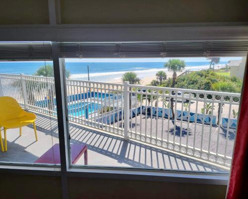 Chateau Mar Beach Resort in Ormond Beach (FL)