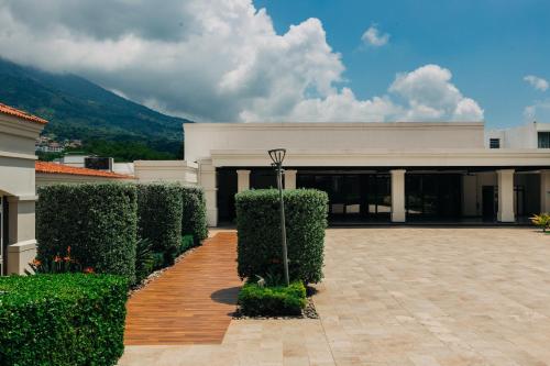 Patogumai, Plaza Hotel and Suites in San Salvadoras