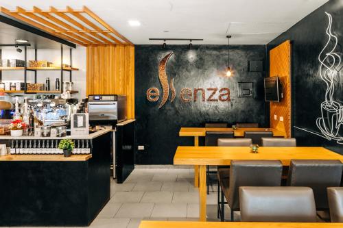 Restoranas, Plaza Hotel and Suites in San Salvadoras