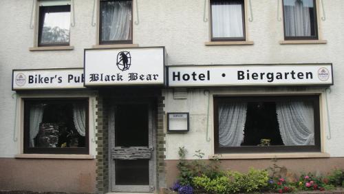 Black Bear Bikers Pub-Hotel in Kempfeld, Deutschland