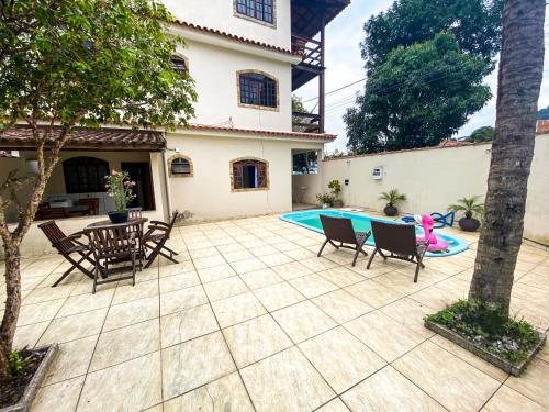 Casa para temporada com piscina em Angra dos Reis