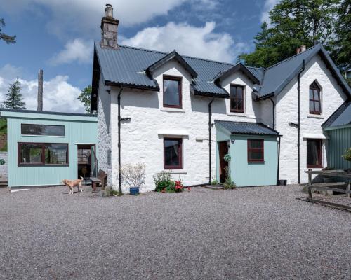 Gulabin Lodge - Accommodation - Glenshee