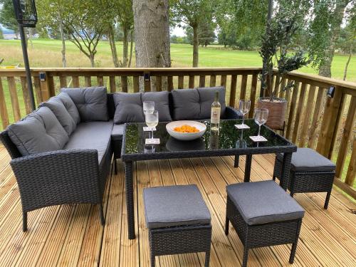 Balcony/terrace, Teviotdale Lodge at Lilliardsedge Holiday Park in Jedburgh