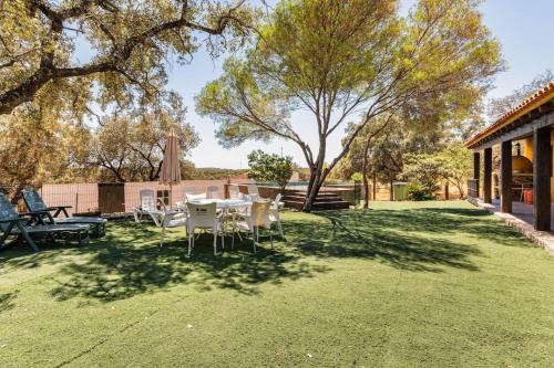 Casa Rural Navalonguilla con piscina in Santa Olalla del Cala
